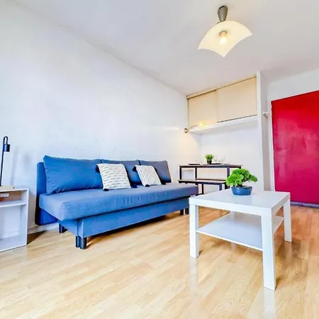 Bel Avec Balcon Et Parking Prive Lägenhet